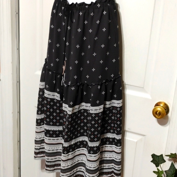 LOFT Skirt - Picture 8 of 16